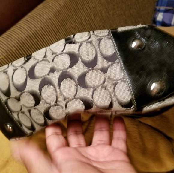 Coach Signature Bag - Picture 6 of 6